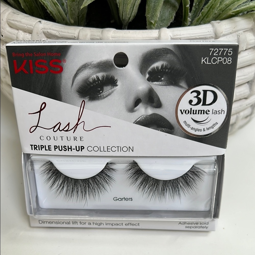 KISS Triple Push Up 3D Design Lashes Black ~ Garters NWT.